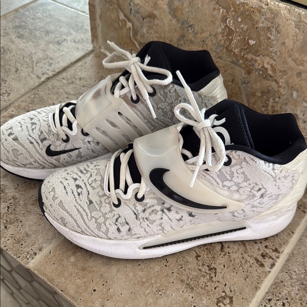 Nike White and Black Athletic Sneakers